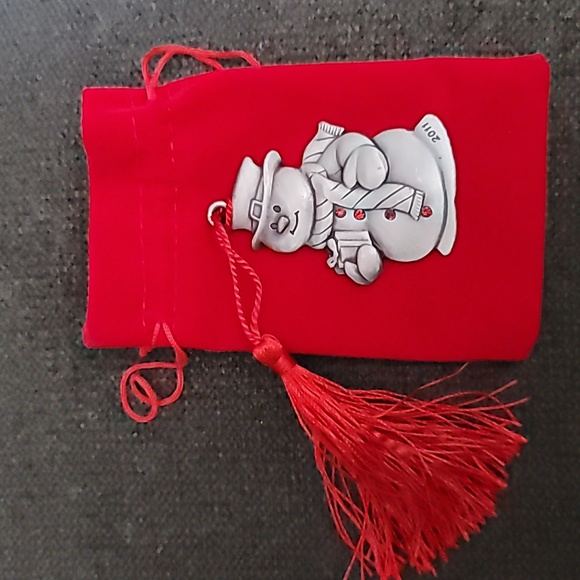 Avon 2011 Ornament - Picture 3 of 4